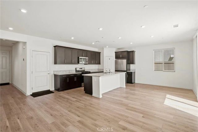 1679 Gooseberry Lane, San Jacinto, CA 92583