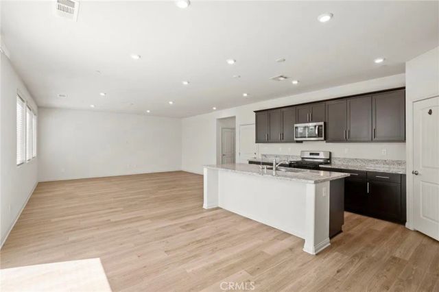 1679 Gooseberry Lane, San Jacinto, CA 92583