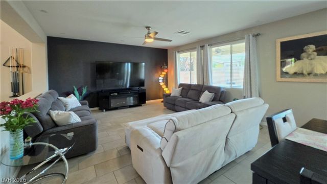 871 Via Campo Tures, Henderson, NV 89011