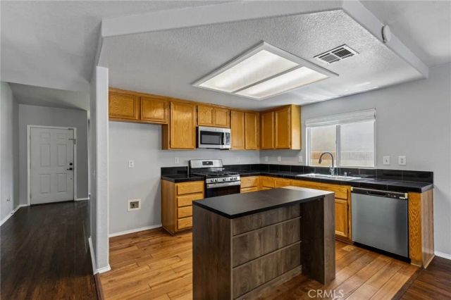 43637 6th East, Lancaster, CA 93535