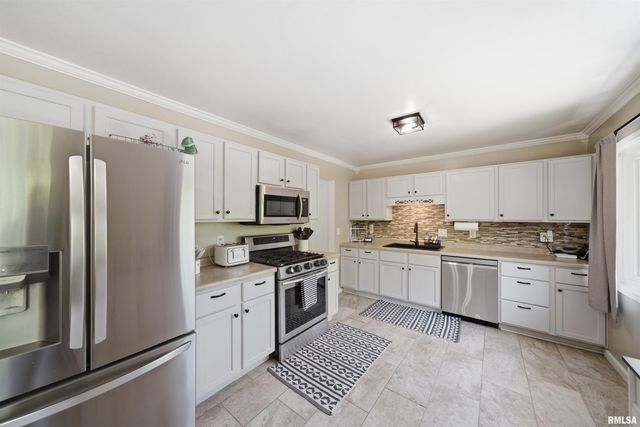 4902 W HOPEWOOD Lane, Peoria, IL 61607