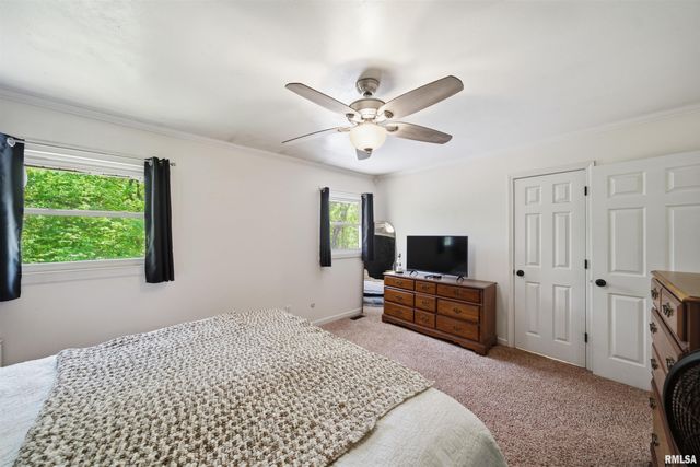 4902 W HOPEWOOD Lane, Peoria, IL 61607