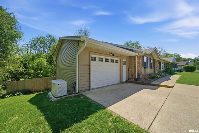 4902 W HOPEWOOD Lane, Peoria, IL 61607
