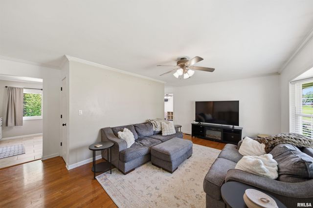 4902 W HOPEWOOD Lane, Peoria, IL 61607