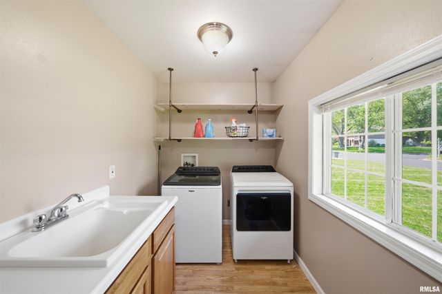 4902 W HOPEWOOD Lane, Peoria, IL 61607