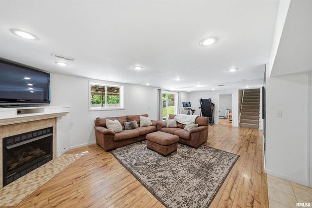 4902 W HOPEWOOD Lane, Peoria, IL 61607