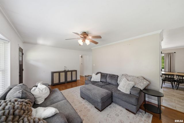 4902 W HOPEWOOD Lane, Peoria, IL 61607