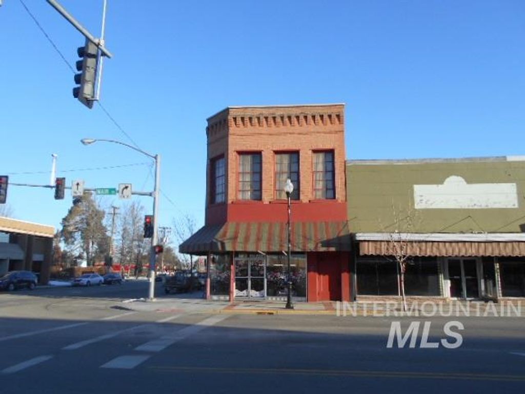 102 E Main Street, Emmett, ID 83617