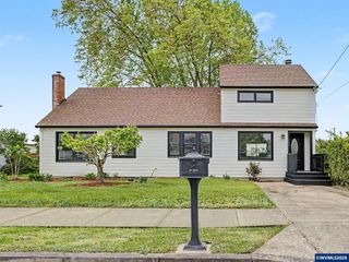 135 S Sheridan St, Mt Angel, OR 97362