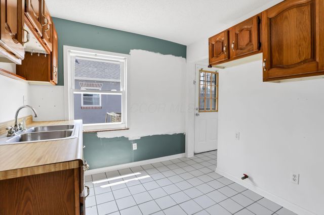 99 Florence Avenue, Columbus, OH 43228
