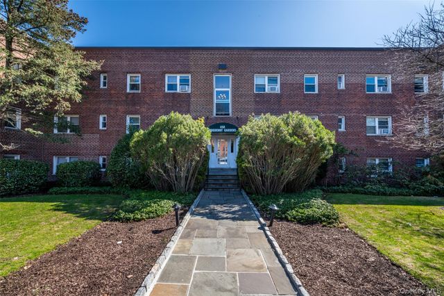 450 Pelham Road 3H, New Rochelle, NY 10805