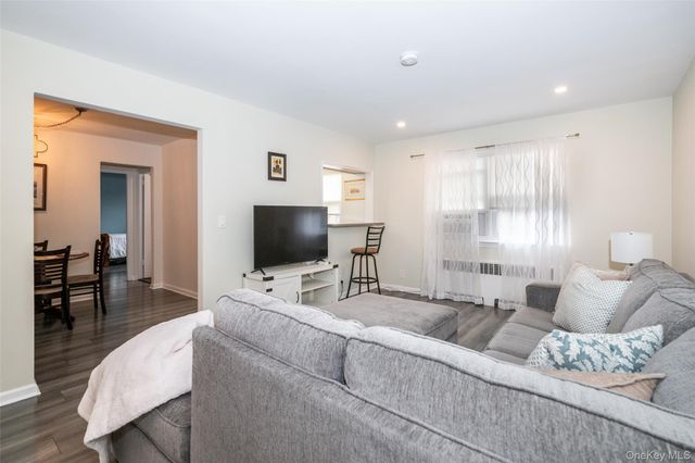 450 Pelham Road 3H, New Rochelle, NY 10805