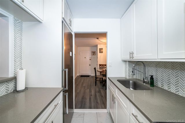 450 Pelham Road 3H, New Rochelle, NY 10805