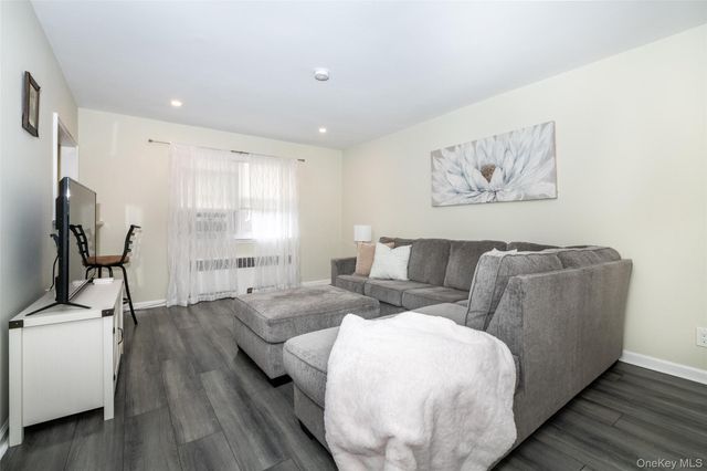 450 Pelham Road 3H, New Rochelle, NY 10805