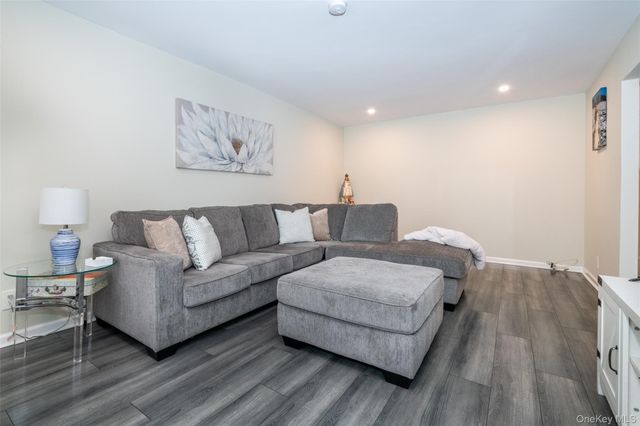 450 Pelham Road 3H, New Rochelle, NY 10805