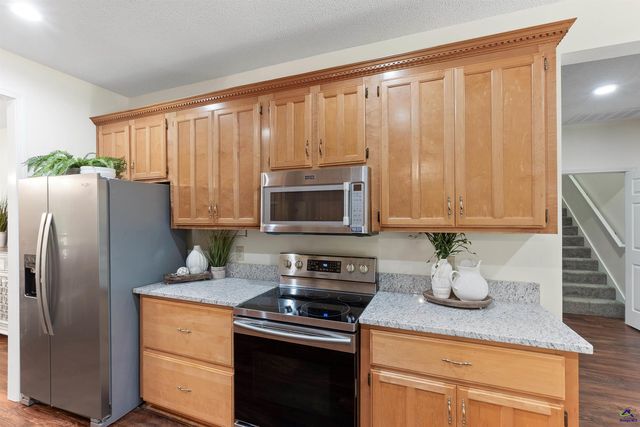 555 Thompson Mill Road, Bonaire, GA 31005