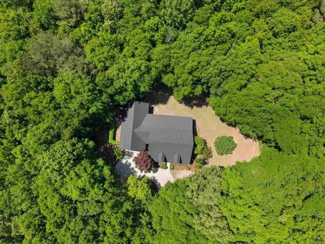 555 Thompson Mill Road, Bonaire, GA 31005