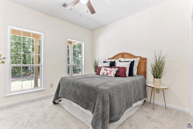 555 Thompson Mill Road, Bonaire, GA 31005