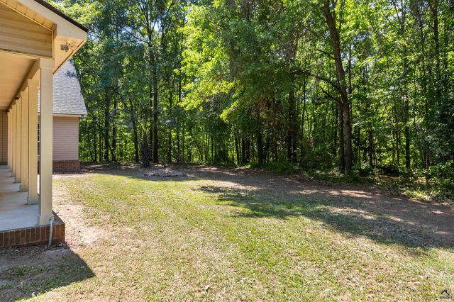 555 Thompson Mill Road, Bonaire, GA 31005