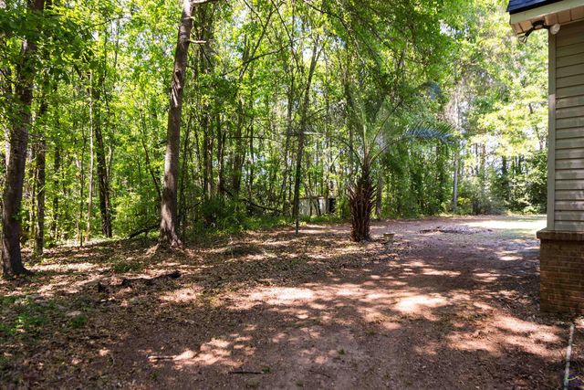 555 Thompson Mill Road, Bonaire, GA 31005
