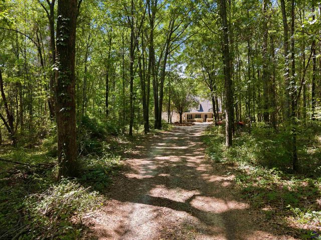 555 Thompson Mill Road, Bonaire, GA 31005
