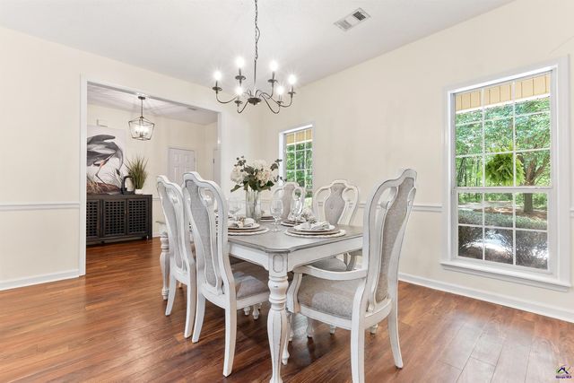 555 Thompson Mill Road, Bonaire, GA 31005