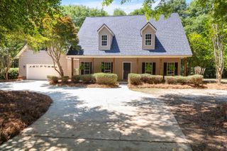 555 Thompson Mill Road, Bonaire, GA 31005