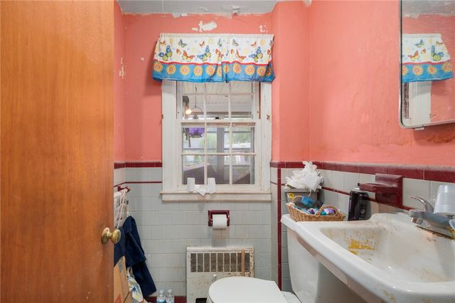 39 Greenfield Avenue, North Providence, RI 02911