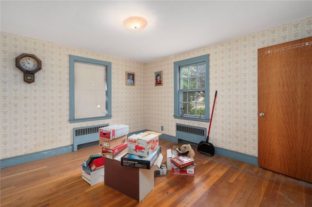 39 Greenfield Avenue, North Providence, RI 02911