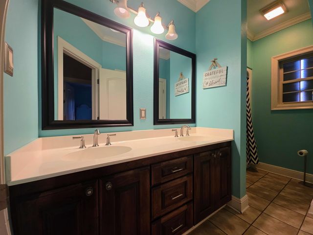 210 Plantation Dr, Cut Off, LA 70345