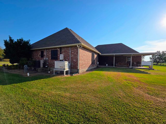 210 Plantation Dr, Cut Off, LA 70345