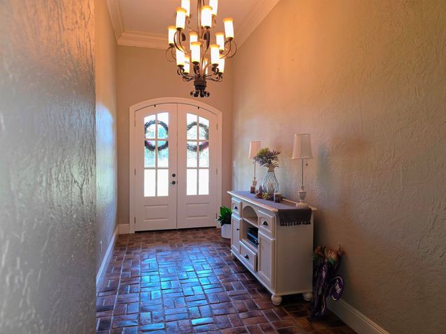 210 Plantation Dr, Cut Off, LA 70345