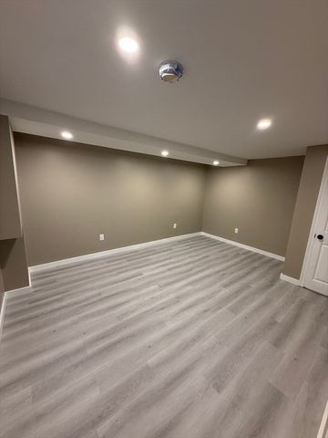 329 Woodside Rd, Barnstable, MA 02668