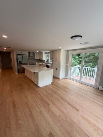 329 Woodside Rd, Barnstable, MA 02668