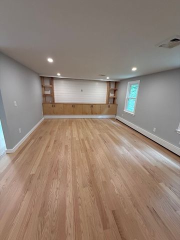 329 Woodside Rd, Barnstable, MA 02668