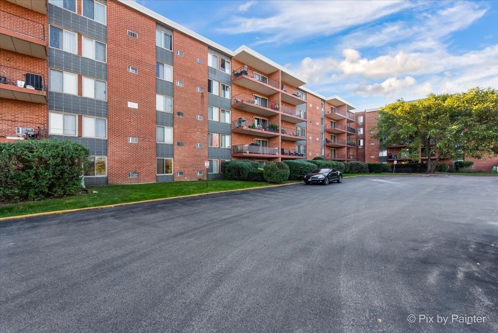 16 E Old Willow Road 417S, Prospect Heights, IL 60070