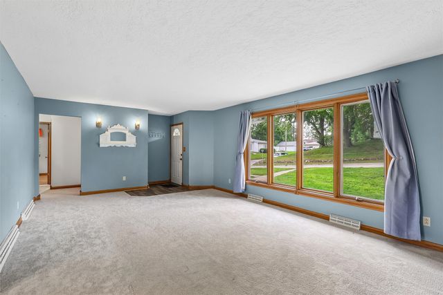 700 Division Street, Guthrie Center, IA 50115