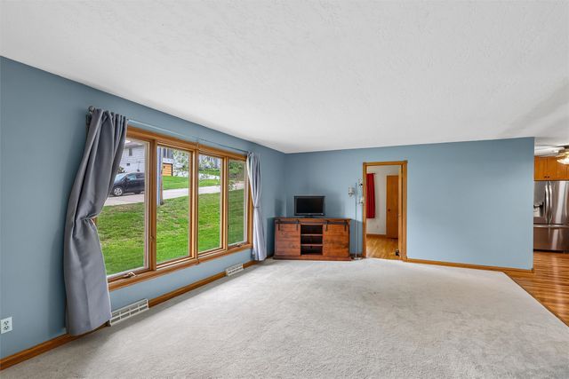 700 Division Street, Guthrie Center, IA 50115