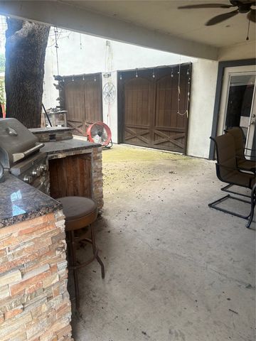 106 E Shady Grove Road, Grand Prairie, TX 75050