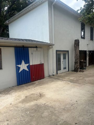 106 E Shady Grove Road, Grand Prairie, TX 75050