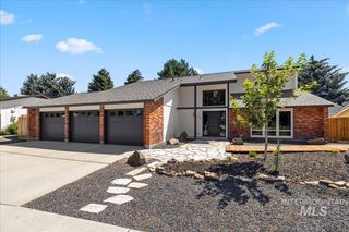 898 N Pebble Beach Way, Eagle, ID 83616