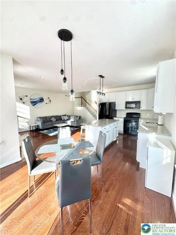 370 Redclover Lane, Upper Macungie Twp, PA 18104