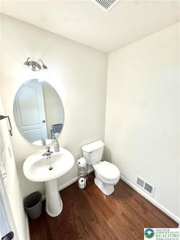 370 Redclover Lane, Upper Macungie Twp, PA 18104