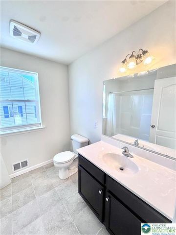 370 Redclover Lane, Upper Macungie Twp, PA 18104