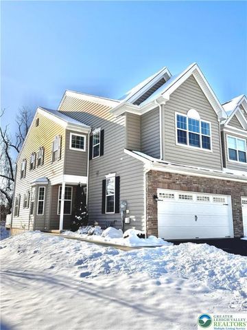 370 Redclover Lane, Upper Macungie Twp, PA 18104