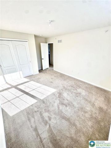 370 Redclover Lane, Upper Macungie Twp, PA 18104