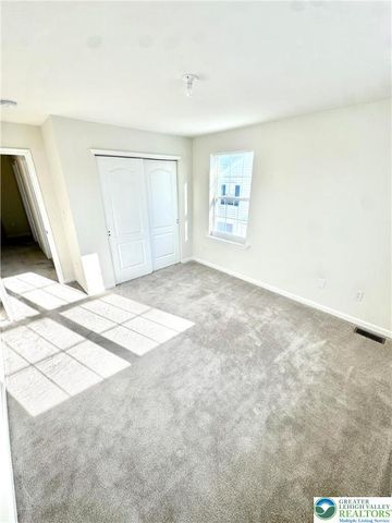 370 Redclover Lane, Upper Macungie Twp, PA 18104