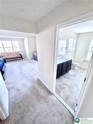 370 Redclover Lane, Upper Macungie Twp, PA 18104