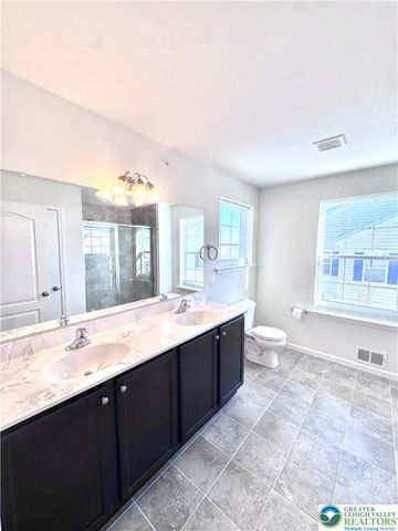 370 Redclover Lane, Upper Macungie Twp, PA 18104