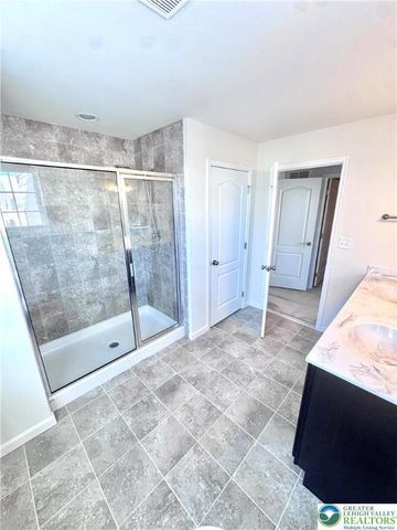 370 Redclover Lane, Upper Macungie Twp, PA 18104